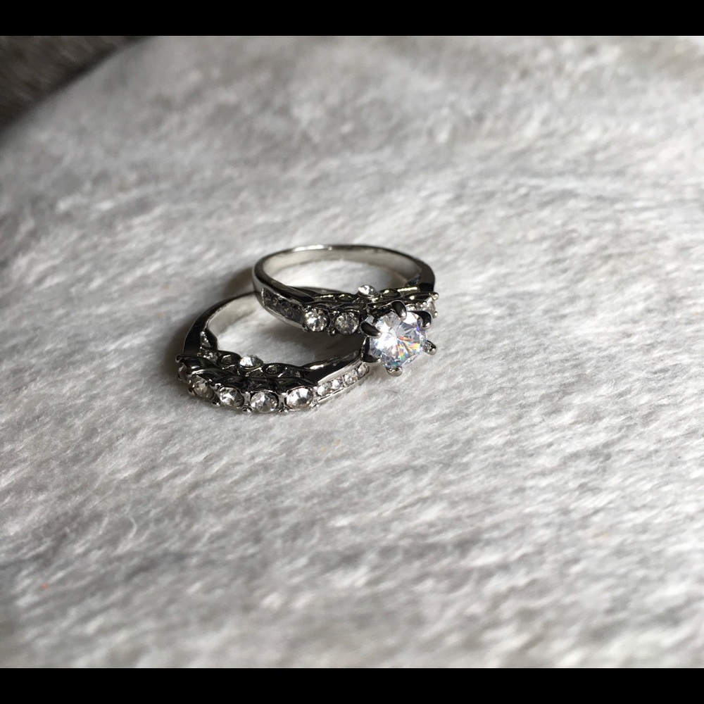 Size 7 Engagement Ring set.